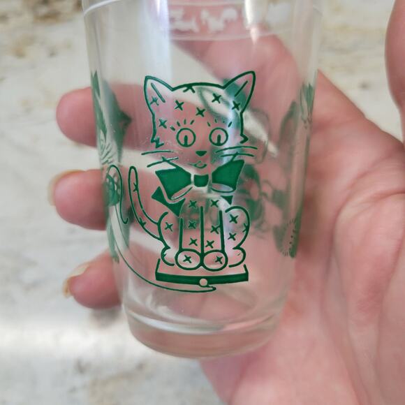 Vintage Kraft Swanky Swig Juice Glass, Green Nursery Design, Bunnies & Kittens - Picture 2 of 3